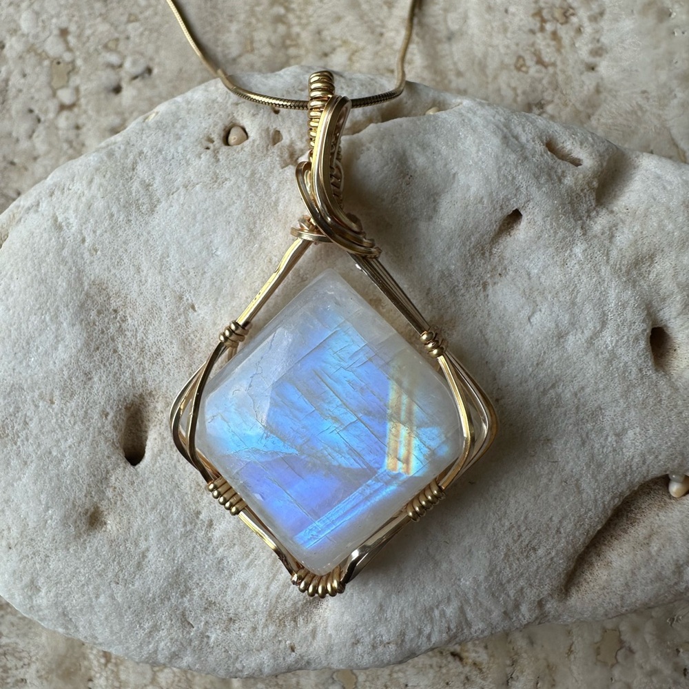Diamond Shaped Rainbow Moonstone